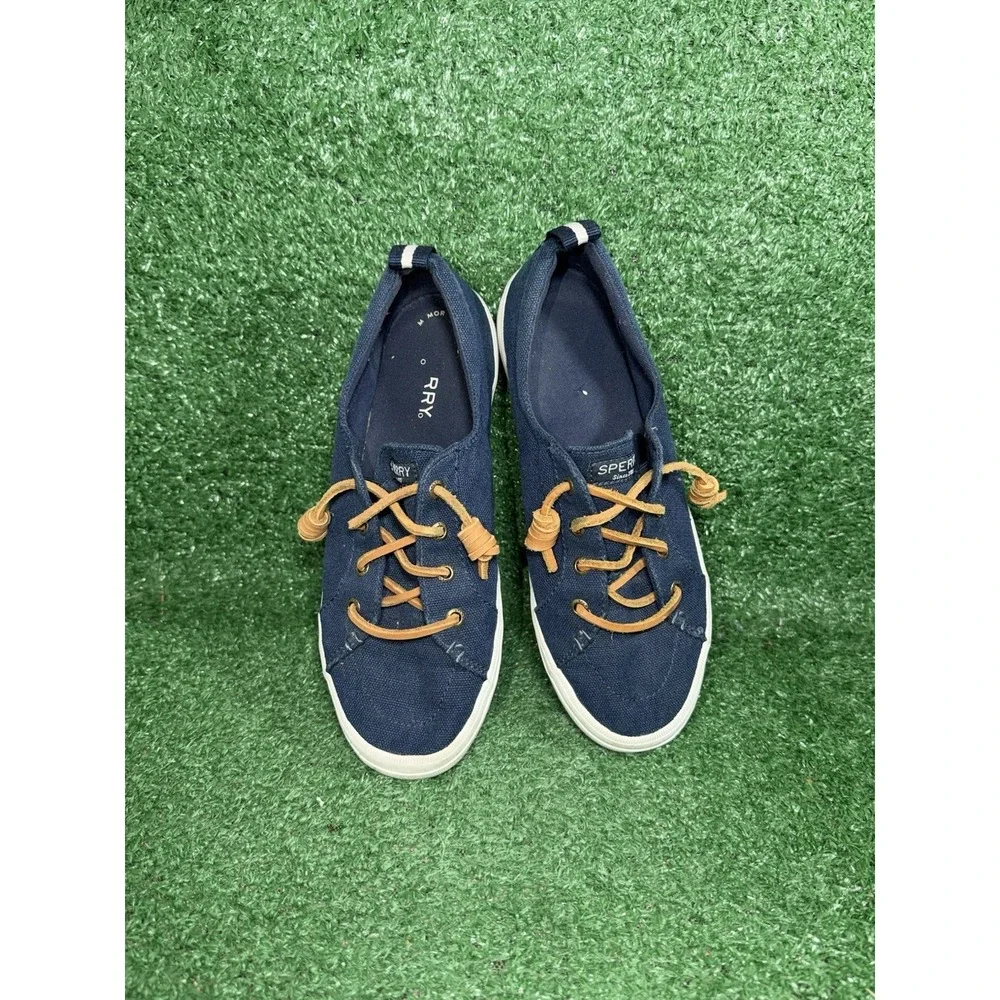 Sperry shoes crest